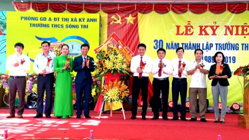 THCS Sông Trí: Đơn vị nhận Cờ thi đua của Chủ tịch UBND tỉnh Hà Tĩnh năm học 2019-2020