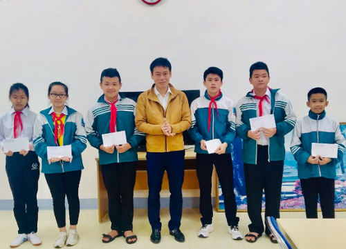 Trường THCS Sông Trí: “Thưởng nóng” 6 học sinh đạt huy chương vàng Toán-Tiếng Anh SEAMO 2020