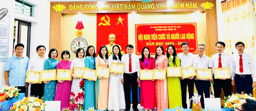 Trường THCS Sông Trí tổ chức Hội nghị viên chức năm học 2024-2025