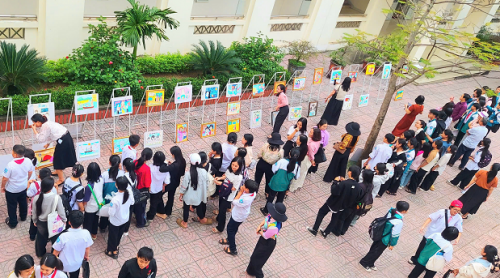 Học sinh THCS Sông Trí “Tri ân người lái đò thầm lặng” qua các tác phẩm nghệ thuật