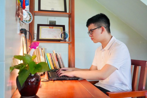 Em Nguyễn Tùng Lâm - Từ nỗ lực bền bỉ đến thành tích song chuyên